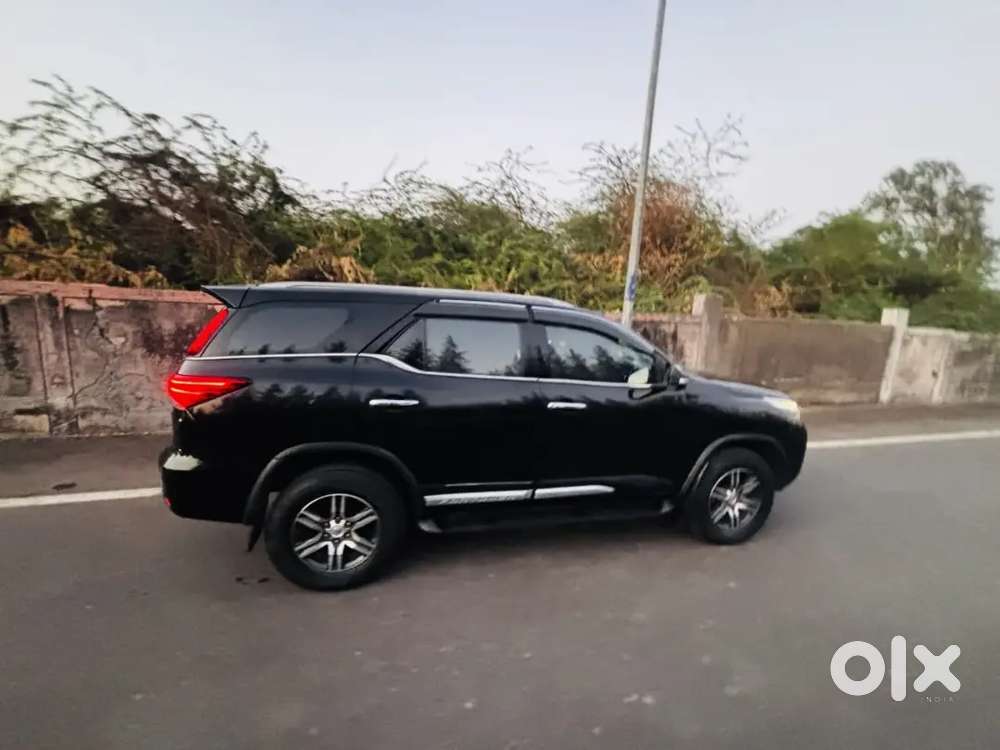 Toyota Fortuner Diesel 2019 Mt Black Lover