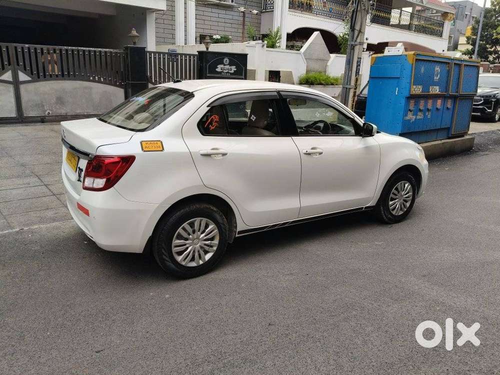 Maruti Suzuki Dzire 1.2 Vxi, 2022, Petrol