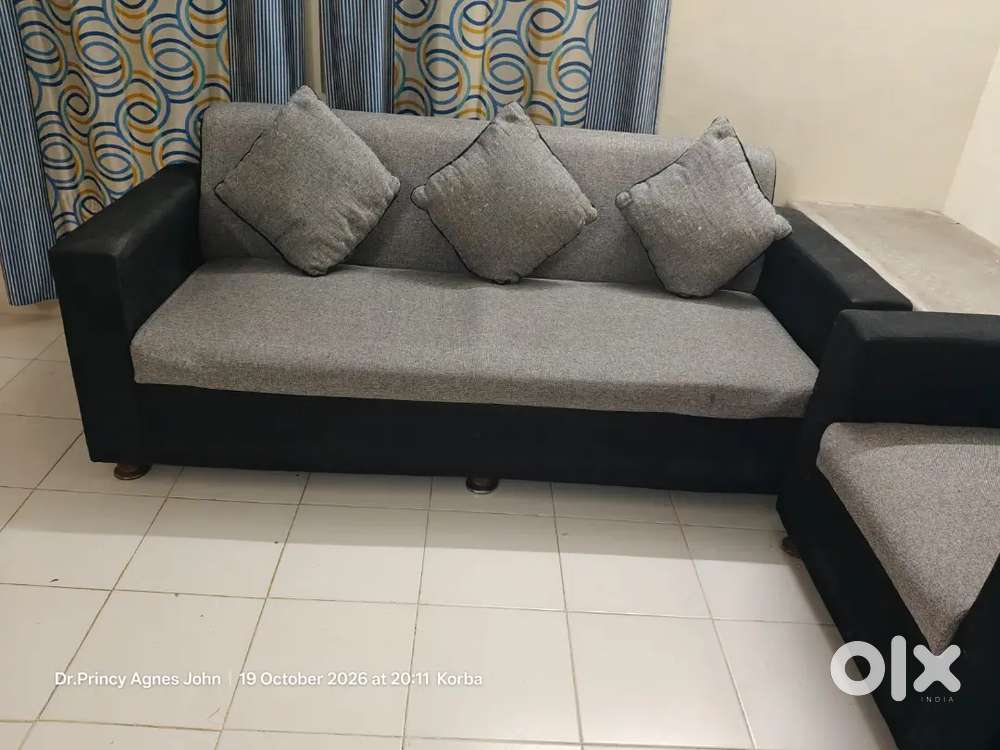 5 Seater Sofa (3+1+1) for sale