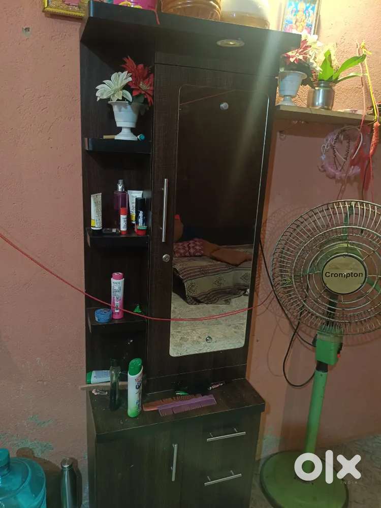 Dressing table