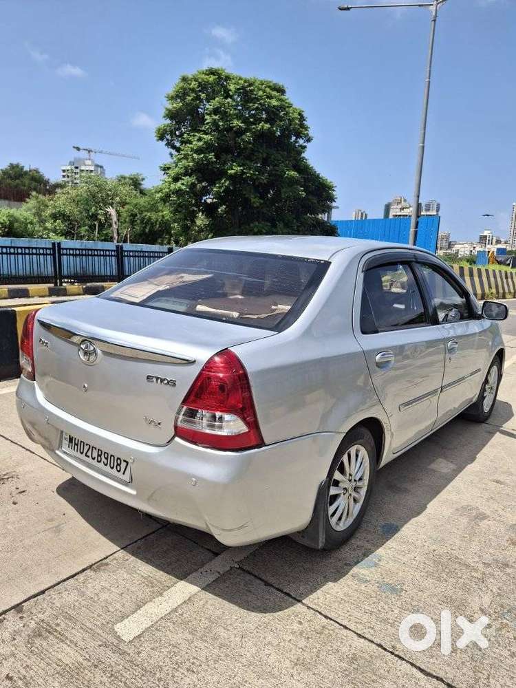 Toyota Etios V, 2011, Petrol