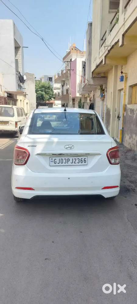 Hyundai Xcent 2016 Diesel 235000 Km Driven