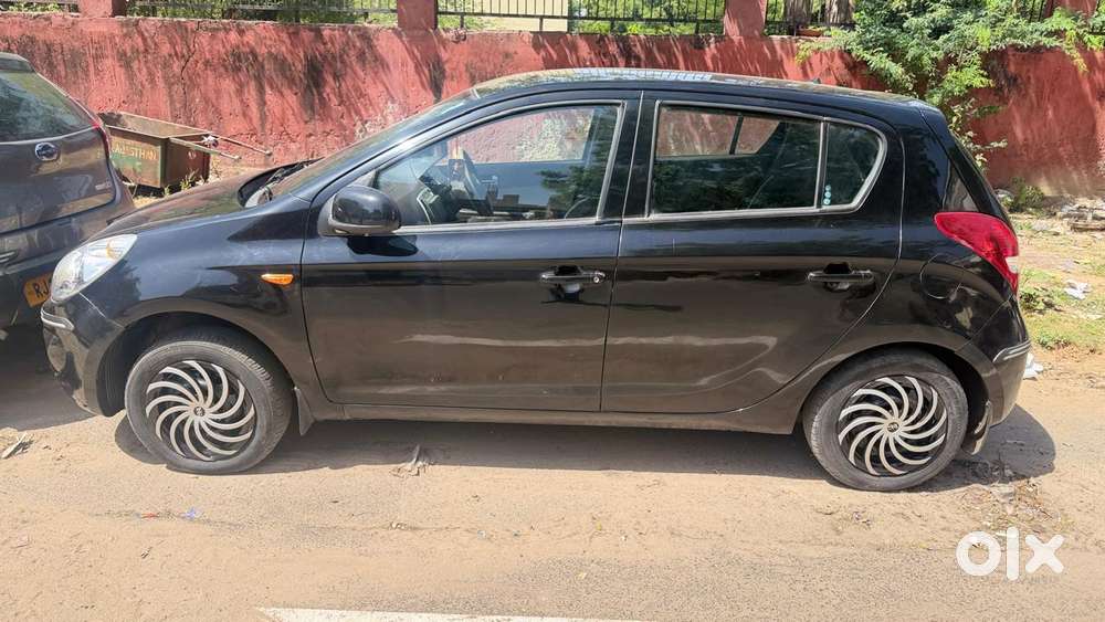 Hyundai I20 Sportz 1.4 Crdi 6 Speed Bs-iv, 2013, Diesel