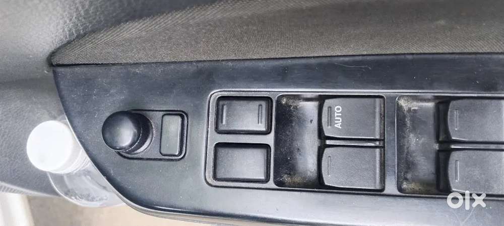 Maruti Suzuki Swift 2016 Petrol 74000 Km Driven