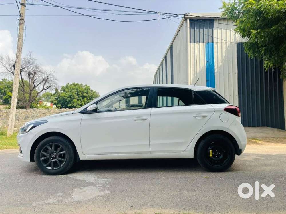 Hyundai I20 Sportz At 1.4, 2019, Petrol