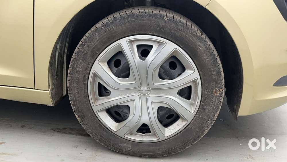 Tata Altroz 1.2 Xm Plus, 2021, Petrol