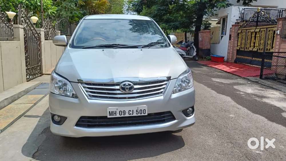 Toyota Innova 2012