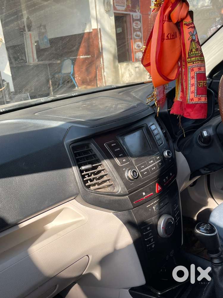 Mahindra Xuv300 2023 Diesel Well Maintained