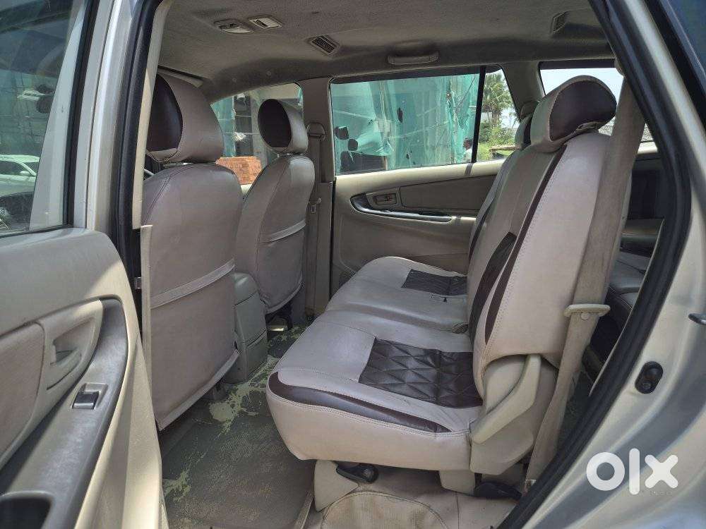 Toyota Innova 2.5 G (diesel) 8 Seater, 2014, Diesel