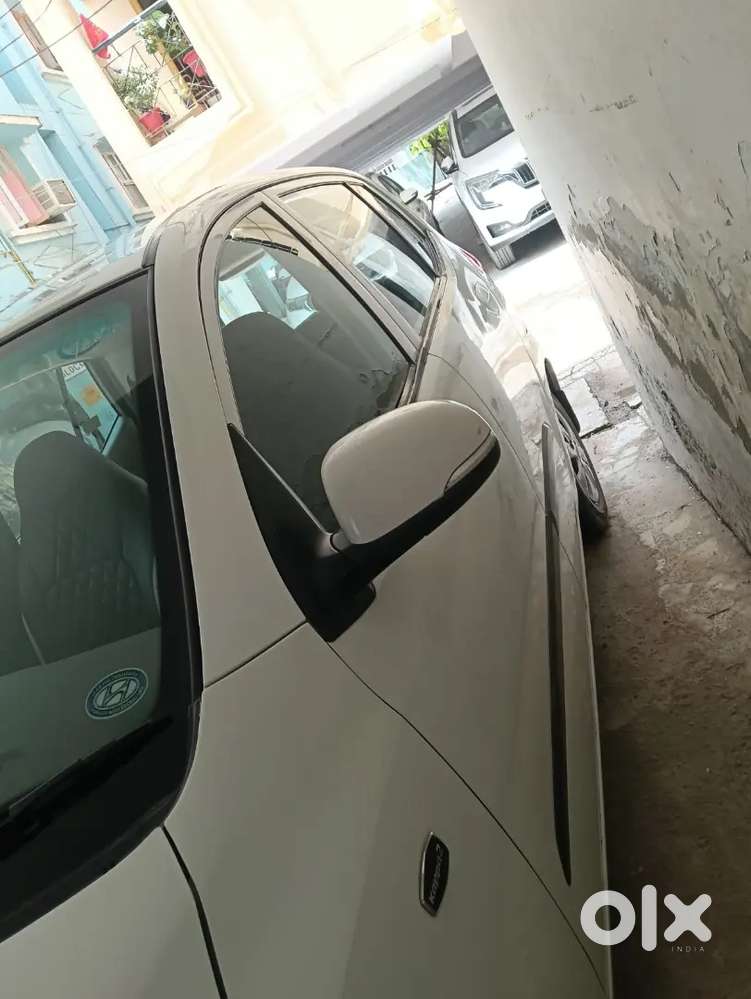 गाड़ी एक दम शो रूम कंडीशन में है, जो भी व्यक्ति चाहें आकर गाड़ी देख ले।