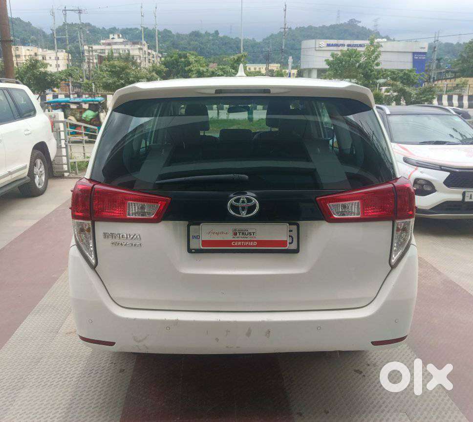 Toyota Innova Crysta [2020-ongoing] 2.4 Gx 8 Str, 2023, Diesel