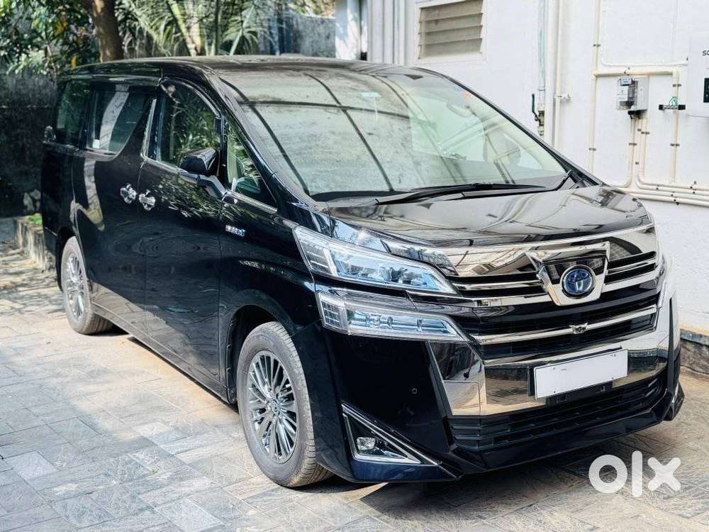 Toyota Vellfire 2.5 Hybrid, 2022, Petrol