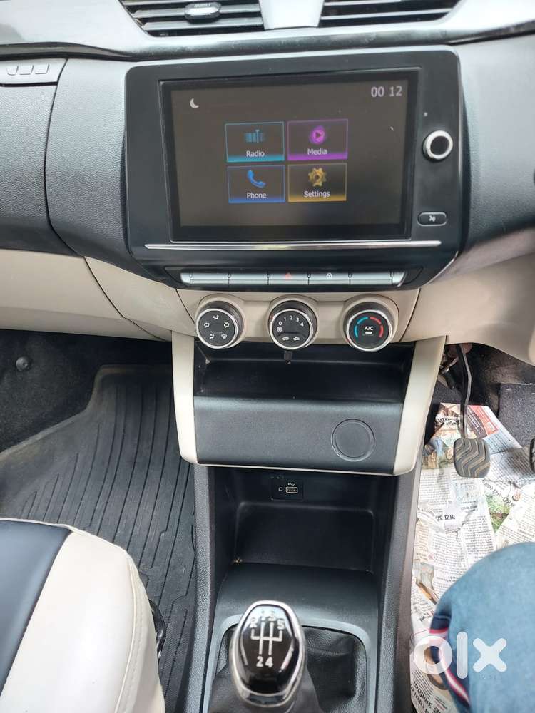 Renault Triber Rxt, 2022, Petrol