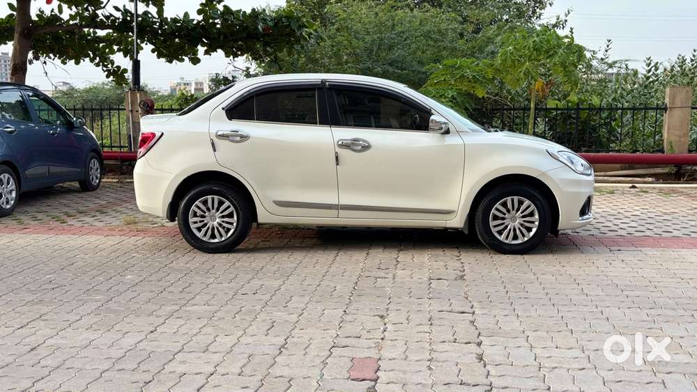 Maruti Suzuki Dzire 1.2 Vxi, 2023, Petrol