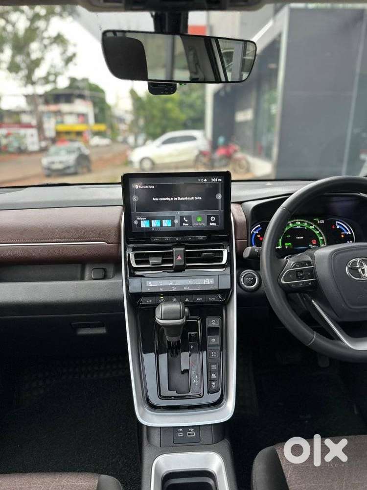 Toyota Innova Hycross 2.0 Vx Hybrid 7 Str, 2024, Petrol