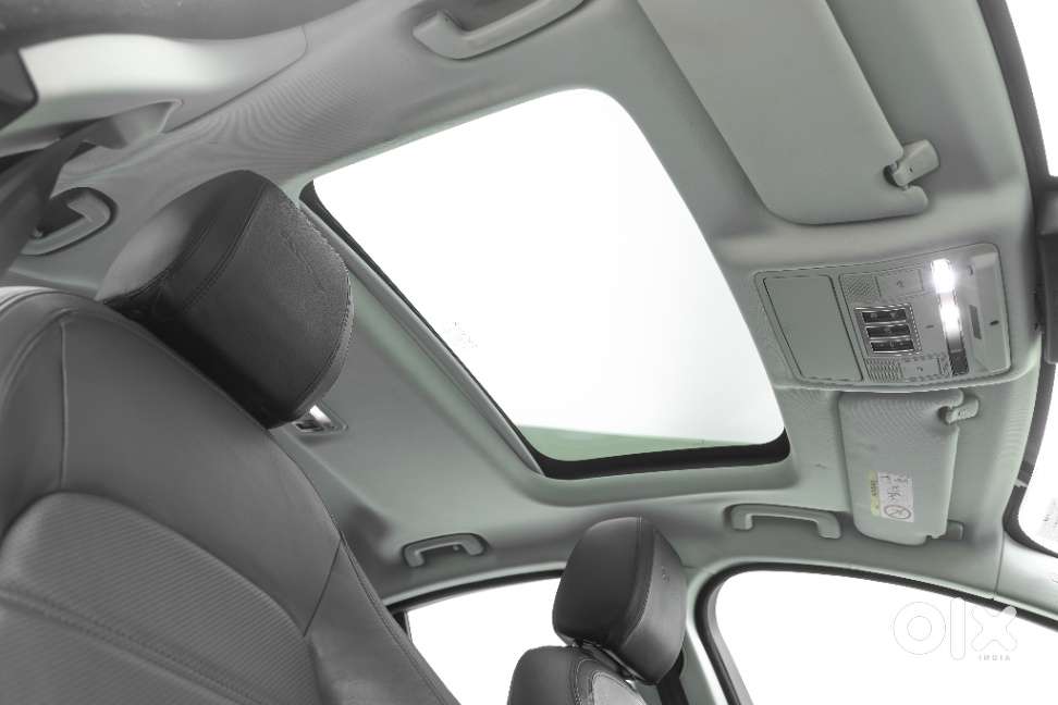 Jaguar Xe Portfolio, 2020, Petrol