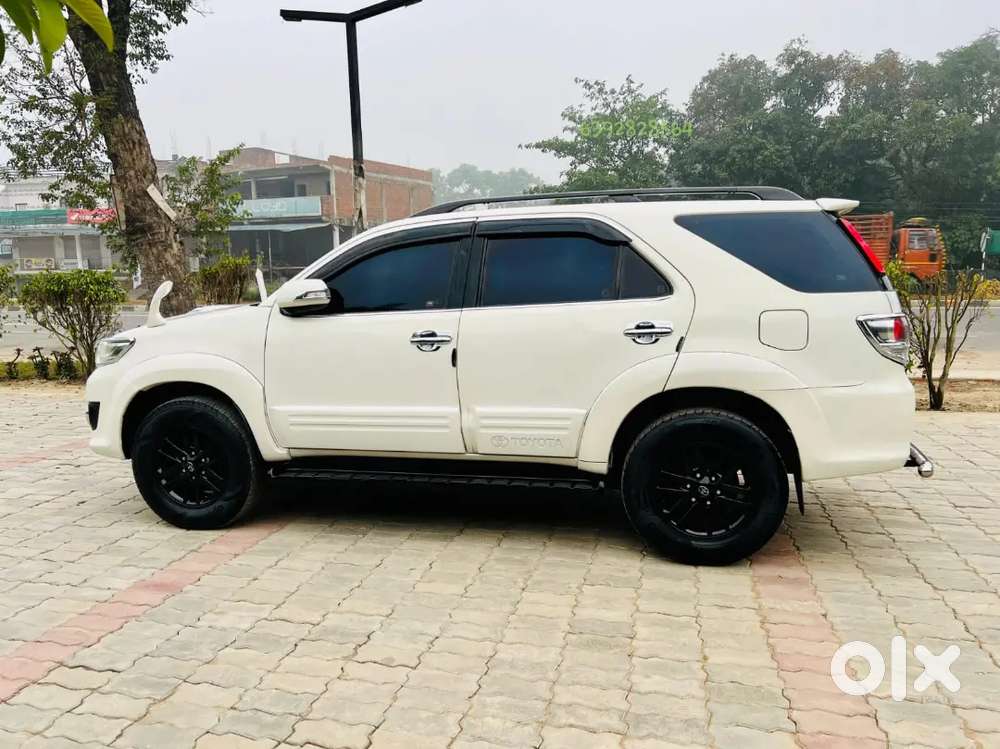 Toyota Fortuner 2014 Car Diesel 187000 Km Driven