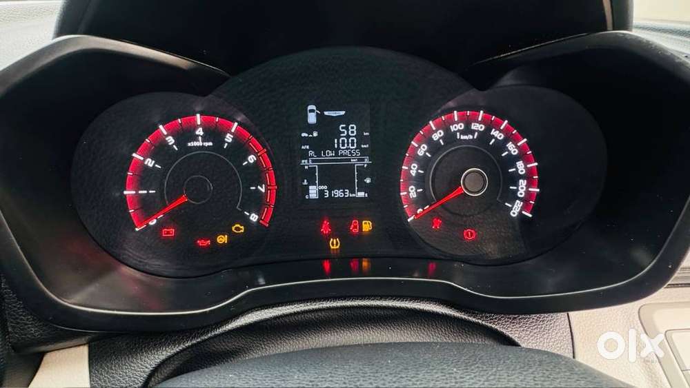 Mahindra Xuv300 W6, 2022, Petrol
