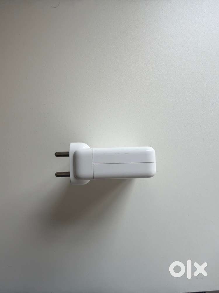 Apple 140W USB-C Power Adapter – Excellent Condition