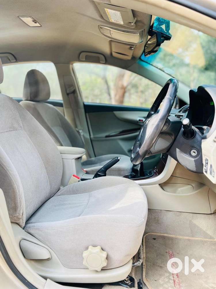 Toyota Corolla Altis 2012 Petrol Well Maintained