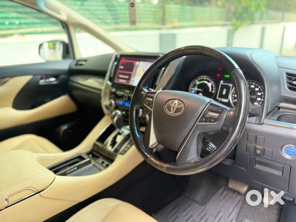 Toyota Vellfire 2.5 Executive Lounge, 2021, Petrol