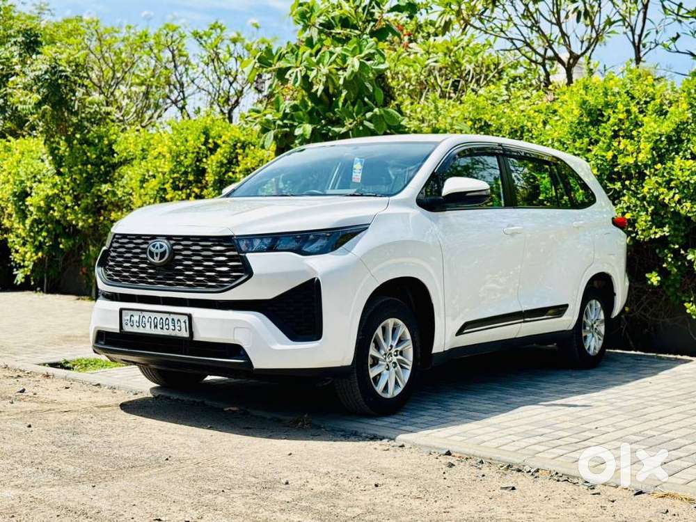 Toyota Innova Hycross 7s Option, 2024, Petrol