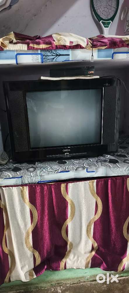 ONIDA OLD TV with remotes and set up box Free