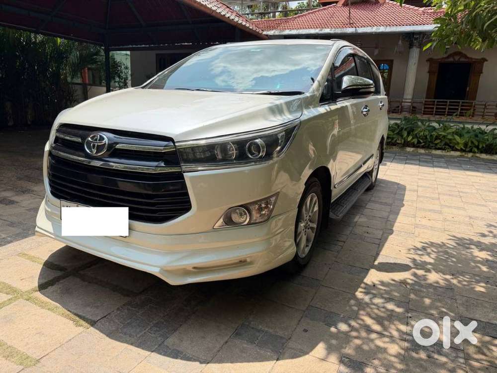 Toyota Innova Crysta 2017 Diesel Well Maintained