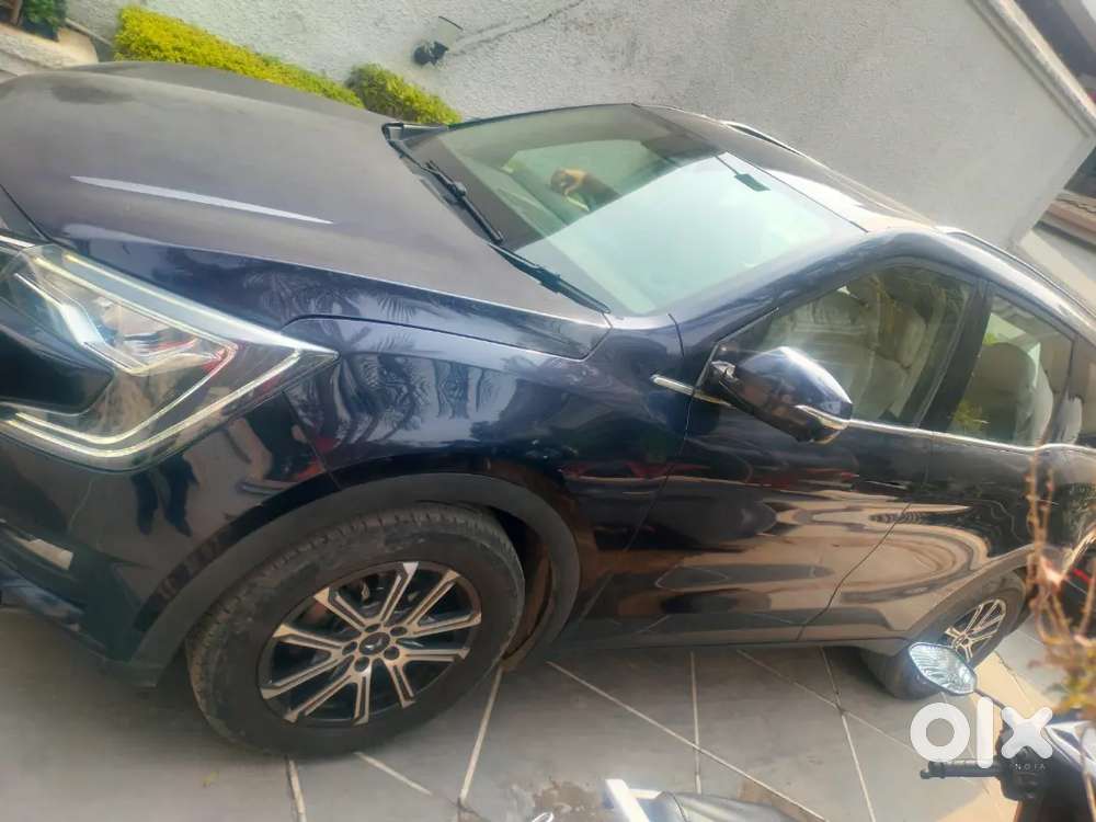 Mahindra Xuv700 2023 Petrol 32800 Km Driven