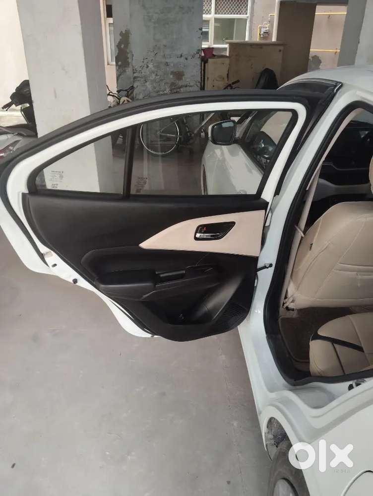 Maruti Suzuki Dzire 2015