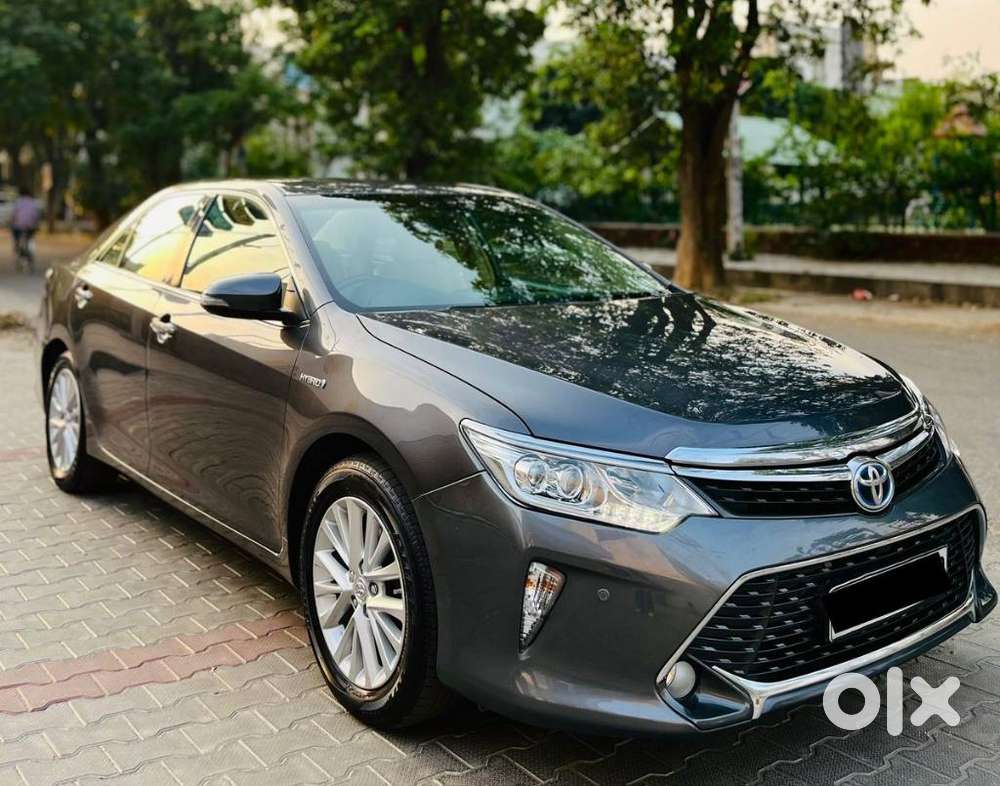 Toyota Camry Hybrid, 2016, Cng & Hybrids