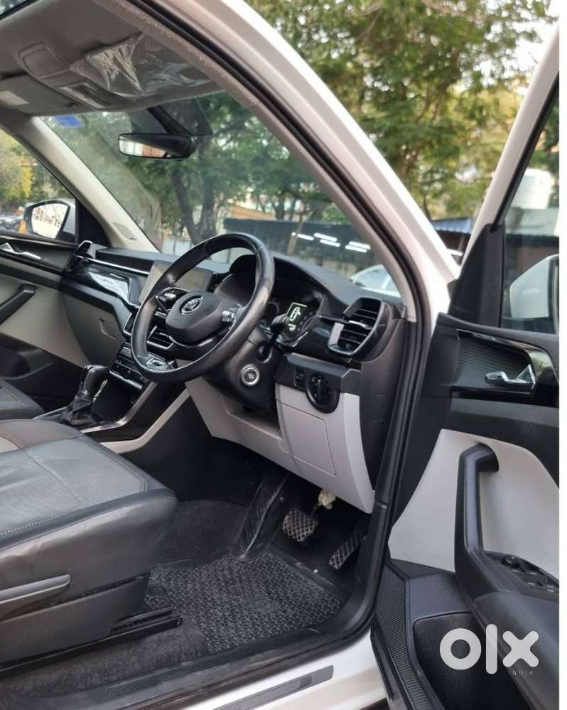 Skoda Kushaq 1.0 Tsi Style At (6 Airbags), 2021, Petrol