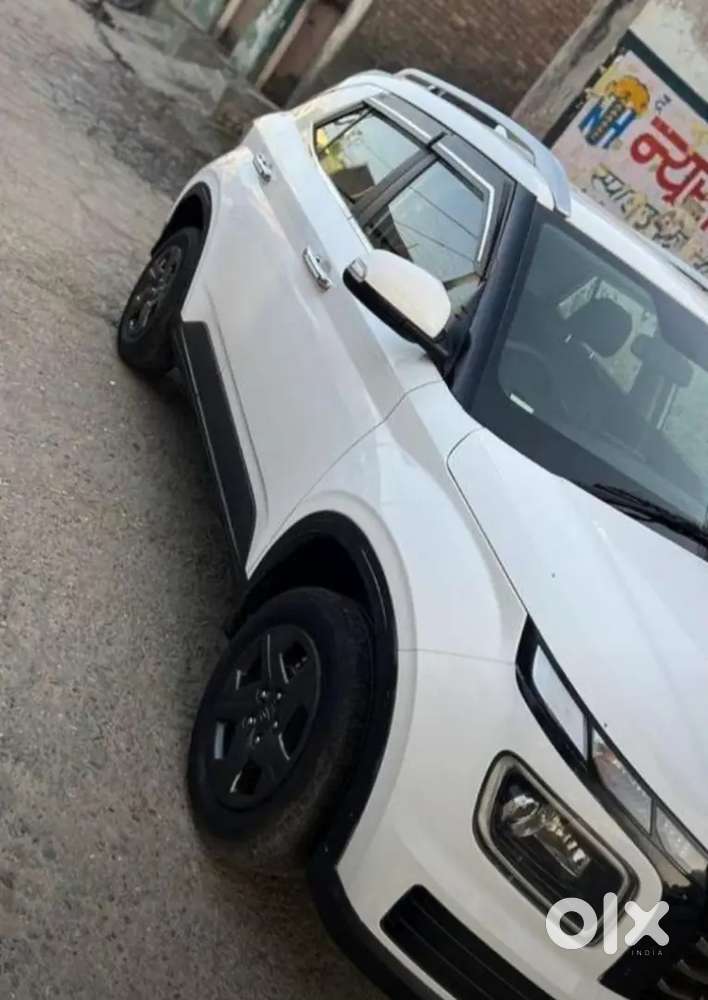Hyundai Venue 1.2 S 2023 Showroom Condition Only 11000km Run