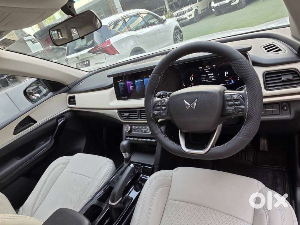 Mahindra Xuv700 2.2 Ax 5 Diesel At 7 Str, 2024, Diesel