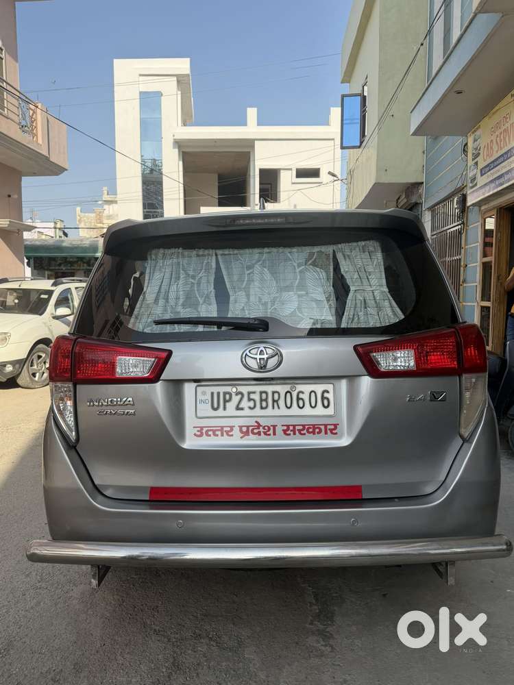 Toyota Innova Crysta 2.4 V 8 Str, 2016, Diesel