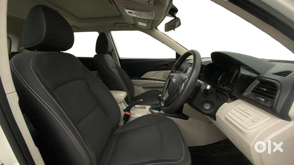 Mahindra Xuv300 W6 Amt Diesel, 2022, Diesel