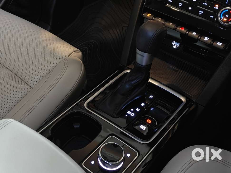 Mahindra Xuv700 2.2 Ax 7 Diesel At Luxury Pack Str Awd, 2023, Diesel