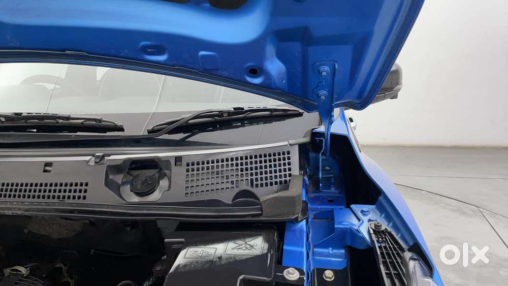 Nissan Magnite 1.0 Xv Premium Dual Tone, 2024, Petrol