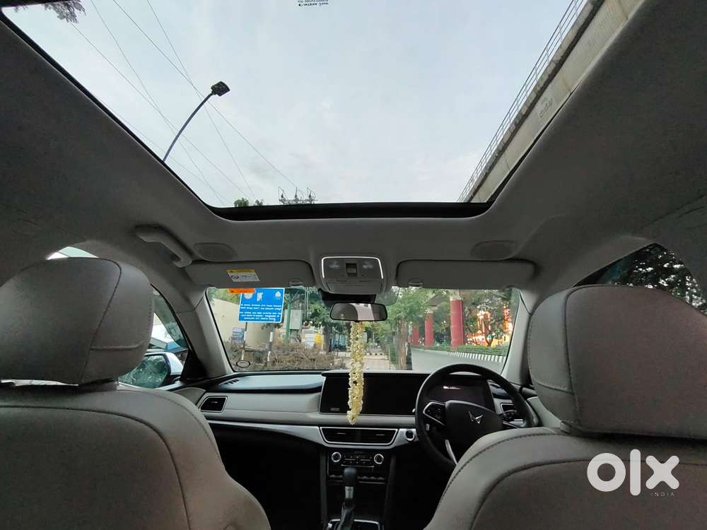 Mahindra Xuv700 2.2 Ax 7 Diesel At Luxury Pack Str Awd, 2023, Diesel