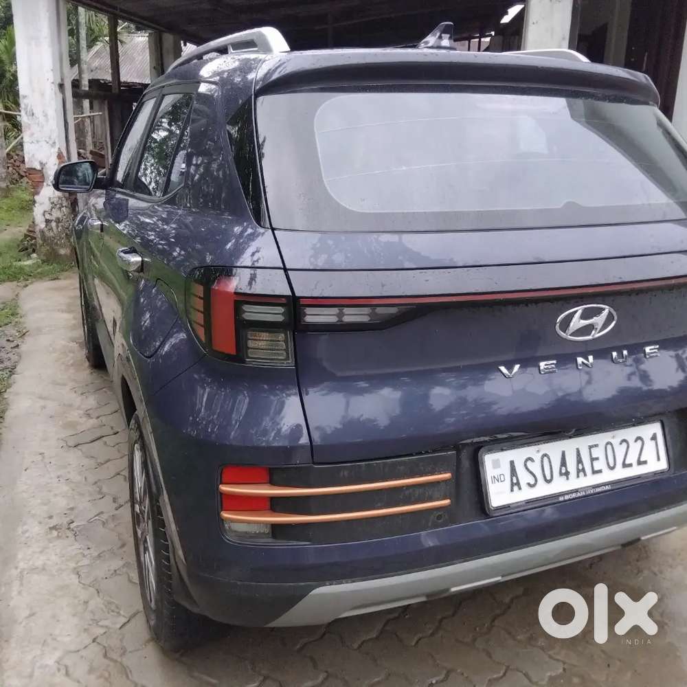 Hyundai Venue 2023 Diesel Well Maintained