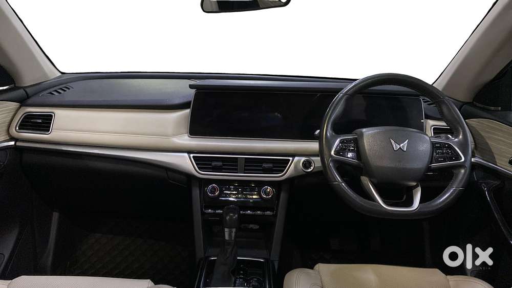 Mahindra Xuv700 2.2 Ax 7 Diesel At Luxury Pack Str, 2021, Diesel