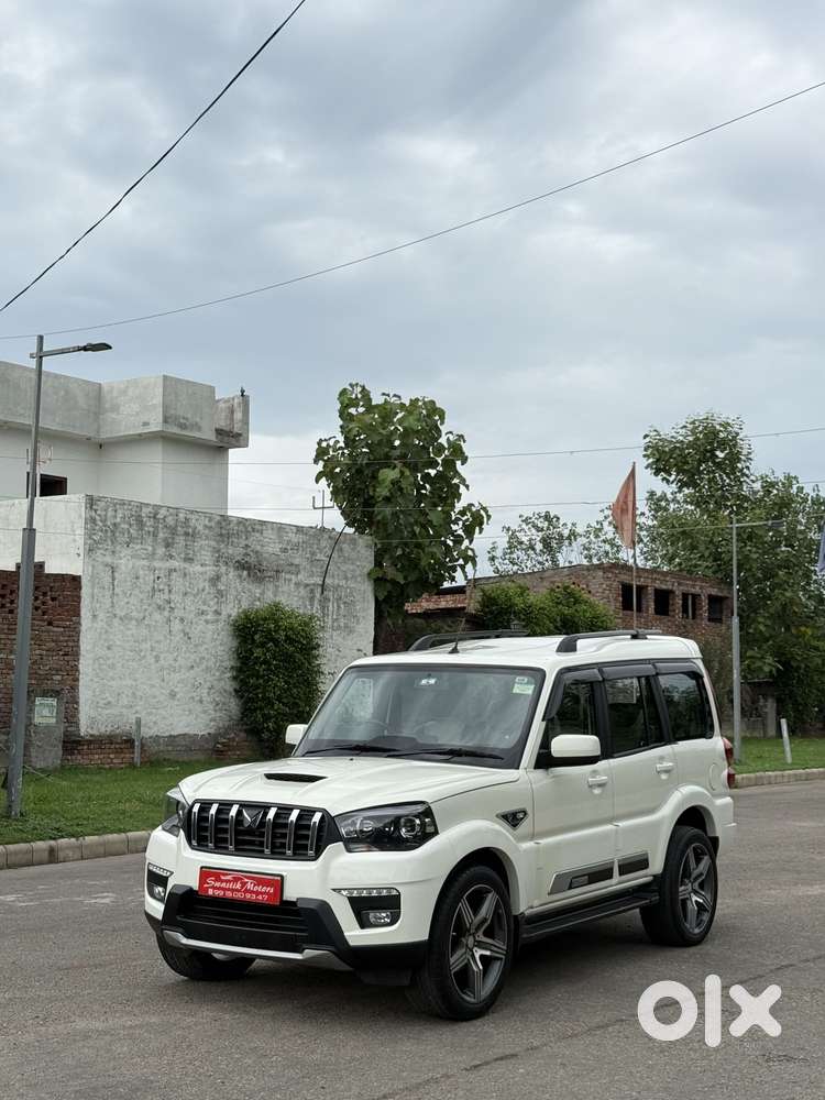 Mahindra Scorpio Classic 2.2 S 11 Mt 7 Str, 2023, Diesel