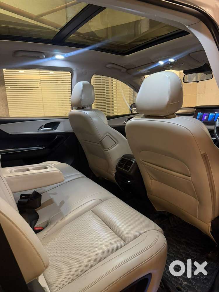 Mahindra Xuv700 2.2 Ax 7 Diesel At Luxury Pack Str Awd, 2024, Diesel