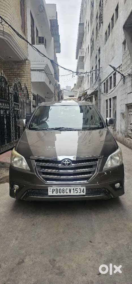 Well Maintain Car 70 % Tyre, Led Tube Light