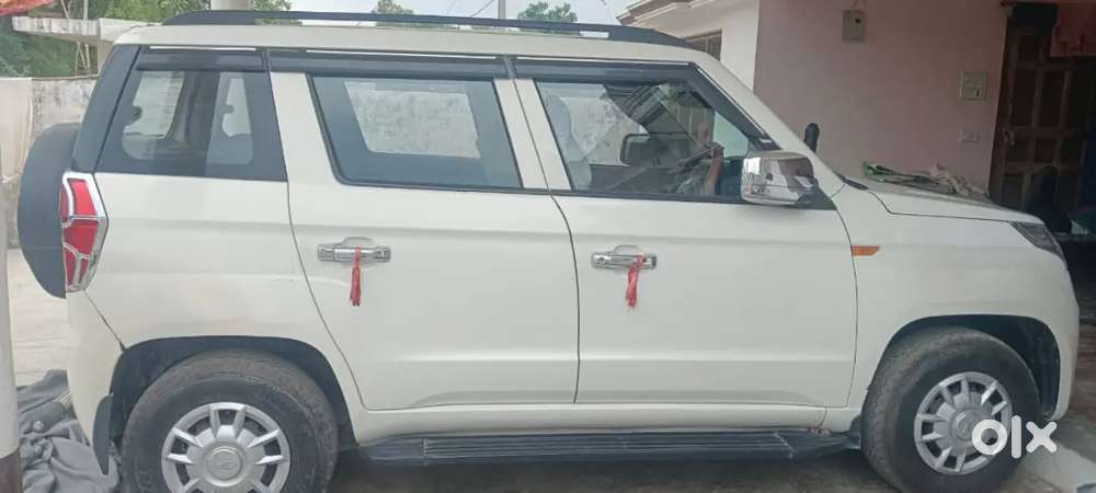 Mahindra Tuv 300 2016 Diesel 64702 Km Driven
