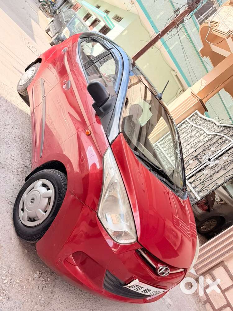 Hyundai Eon Dlite+ Red