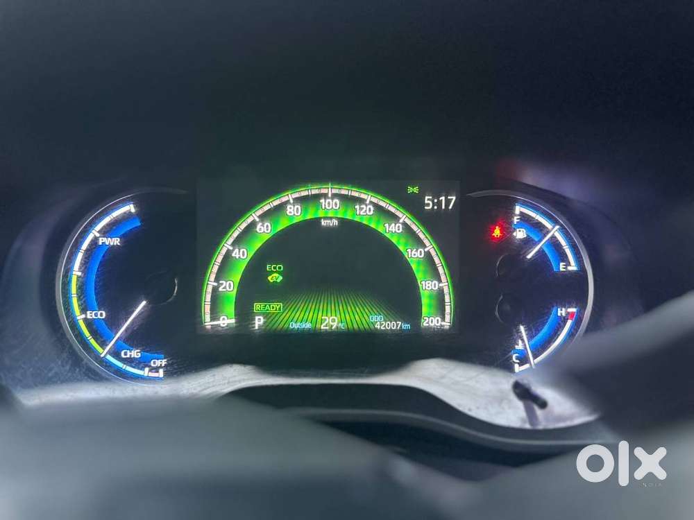 Toyota Innova Hycross 2023 Petrol 42500 Km Driven