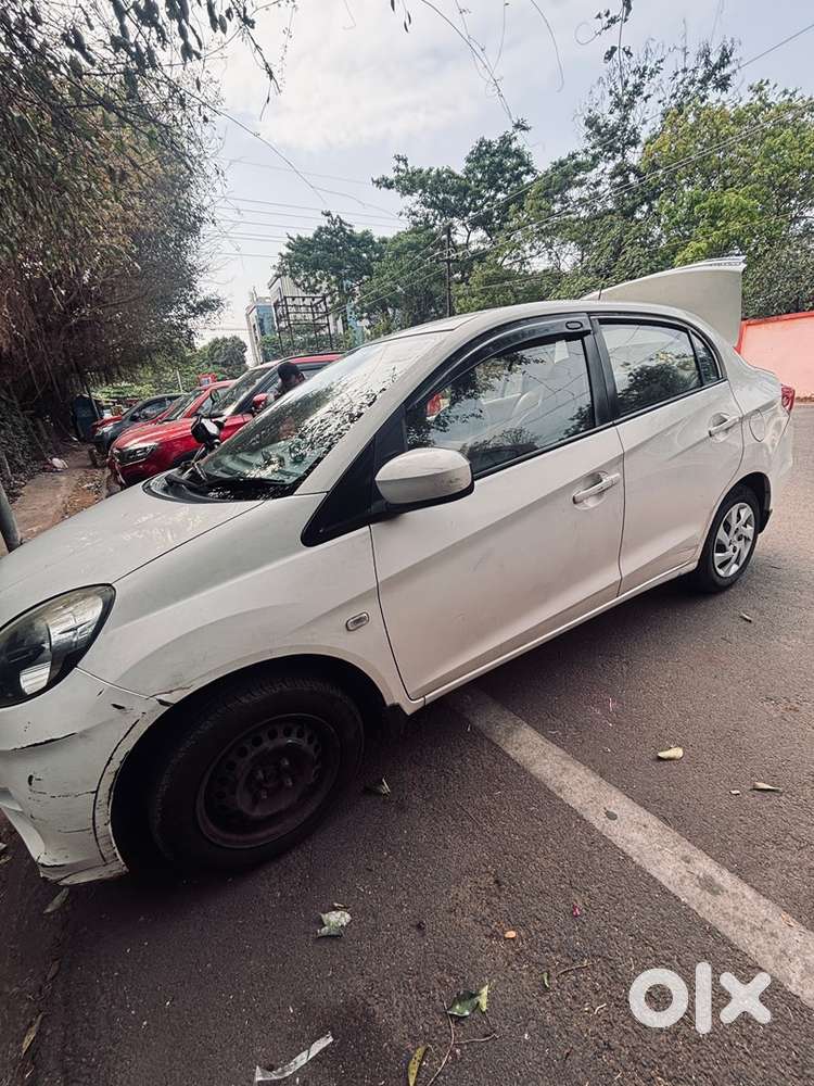 Honda Amaze 2013 Diesel Well Maintained 1st Owner Showroom Servicing