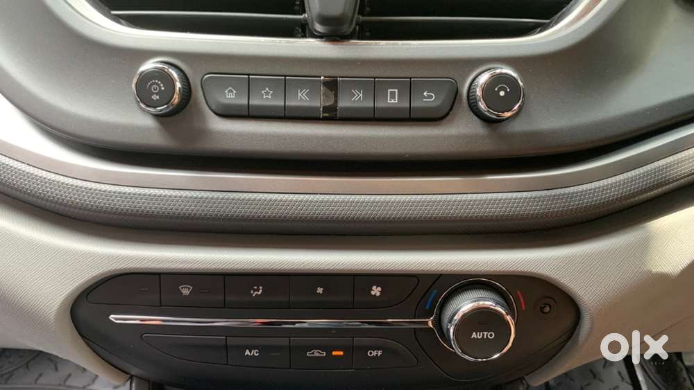 Altroz Xt 1.2na Grey- 2020   Petrol Manual