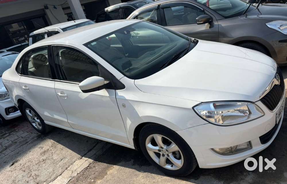Skoda Rapid Elegance 2012